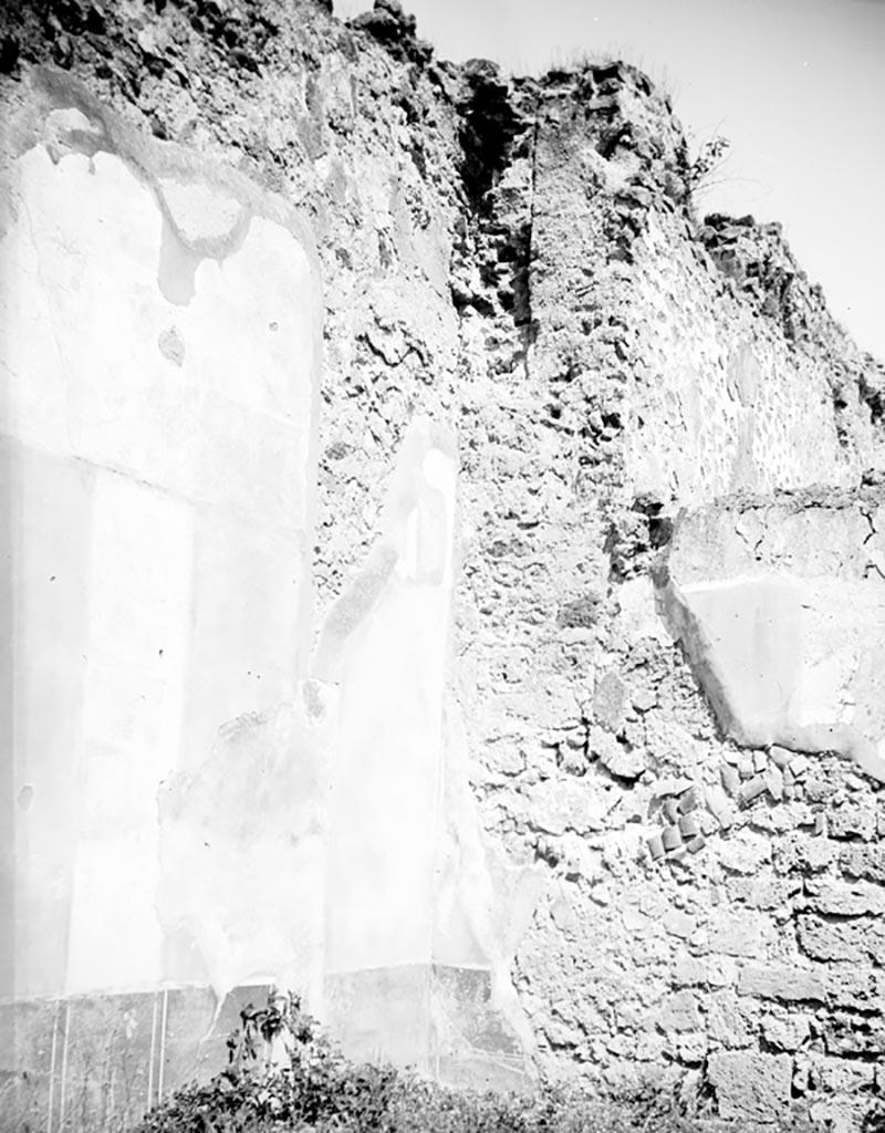 VI.9.1 Pompeii. W 657. Photo by Tatiana Warscher described as “Remains of wall decorations”. 
No locations for the room or the walls were given.
Photo © Deutsches Archäologisches Institut, Abteilung Rom, Arkiv.