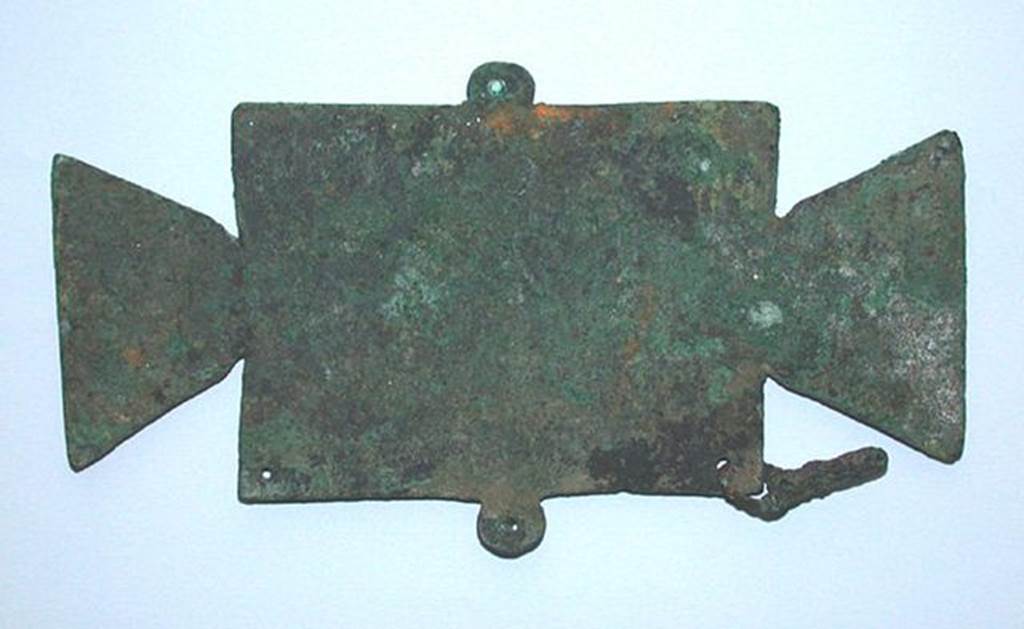 VI.9.1 Pompeii. Bronze label with handles, reverse side. Height 0.07m Length 0.175m. 
OA 2797 Enseigne, musée Condé, photo RMN © R.G. Ojeda