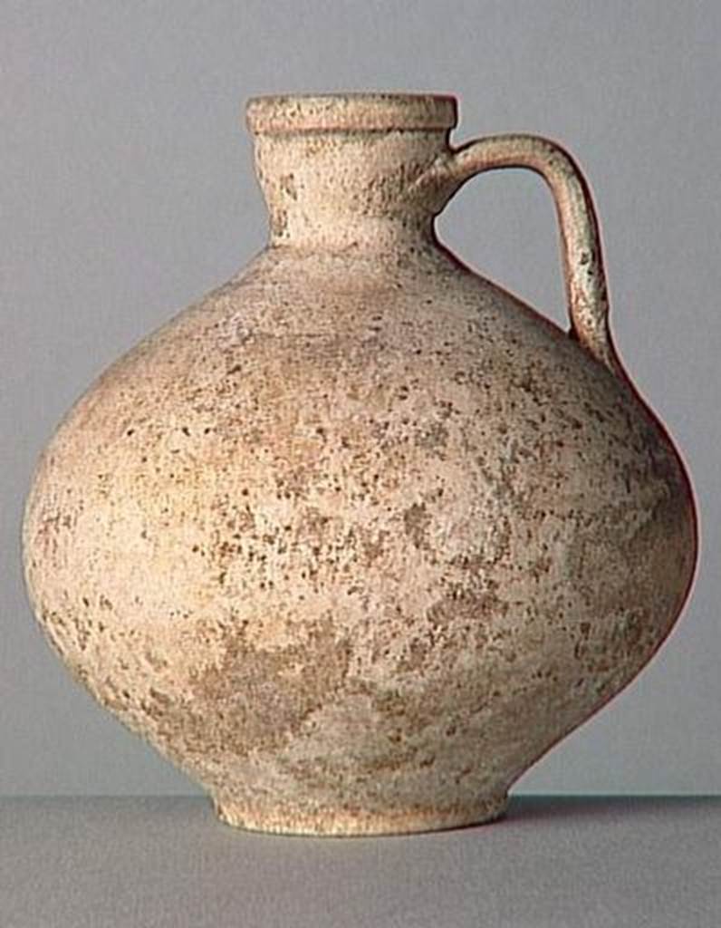 VI.9.1 Clay jug.  OA 1848 Cruche, musée Condé, photo RMN © R.G. Ojeda