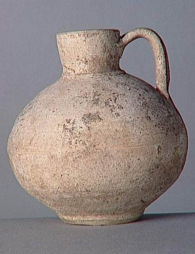 VI.9.1 Clay jug. OA 1849 Cruche, musée Condé, photo RMN © R.G. Ojeda