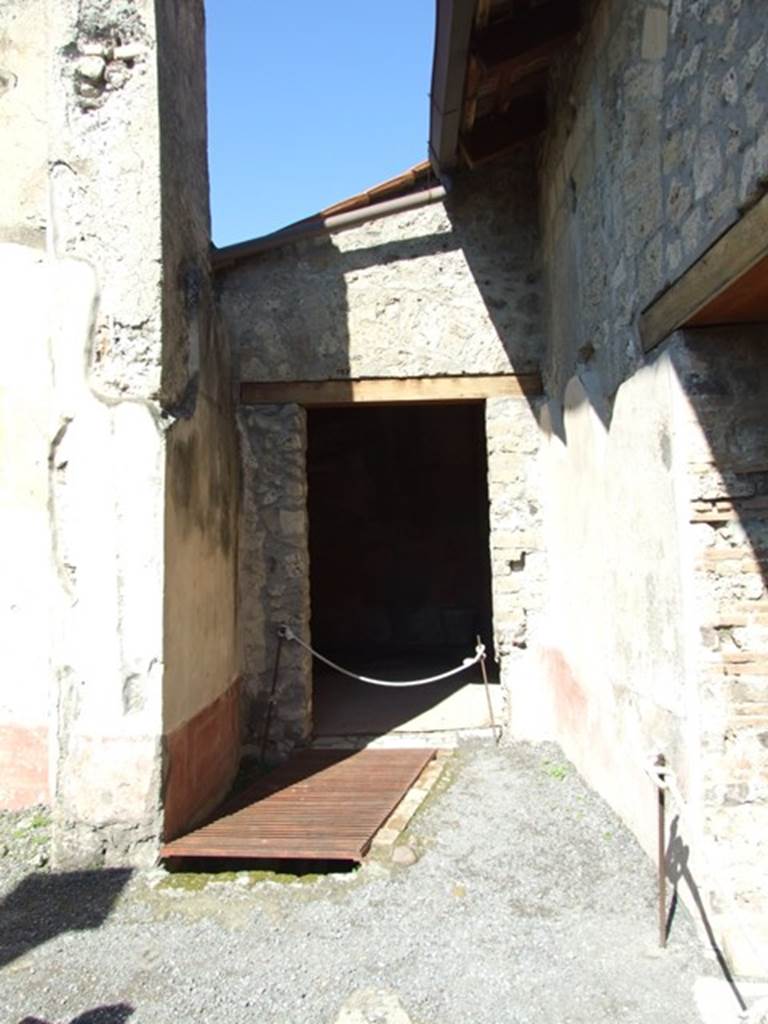 VI.9.2 Pompeii. March 2009. Doorway to room 28.