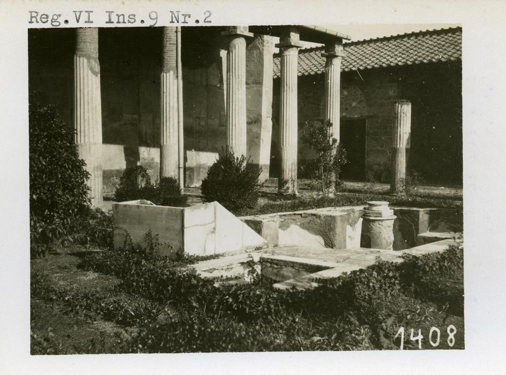 VI.9.2 Pompeii. Pre-1937-39. Peristyle portico 16, looking north-east from near south-west corner
Photo courtesy of American Academy in Rome, Photographic Archive. Warsher collection no. 1408.