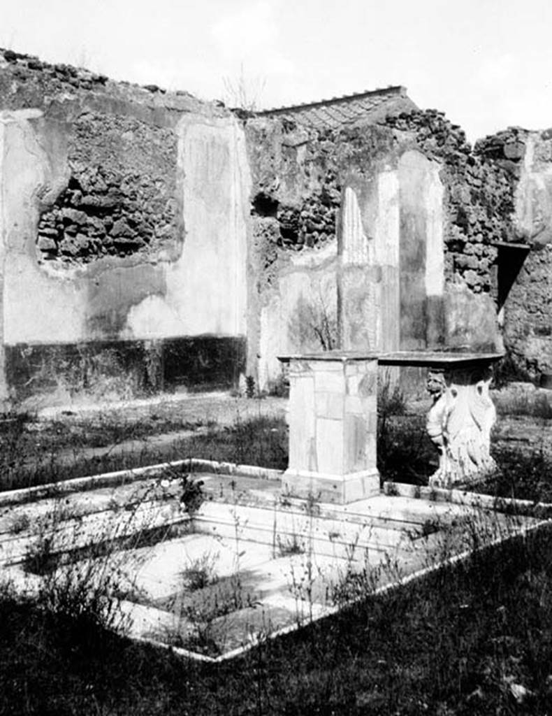 231958 Bestand-D-DAI-ROM-W.464.jpg
VI.9.2 Pompeii. W.464. Room 2, north-east side of atrium. Looking across impluvium 3, podium 5 and table 6. Photo by Tatiana Warscher. With kind permission of DAI Rome, whose copyright it remains. See http://arachne.uni-koeln.de/item/marbilderbestand/231958