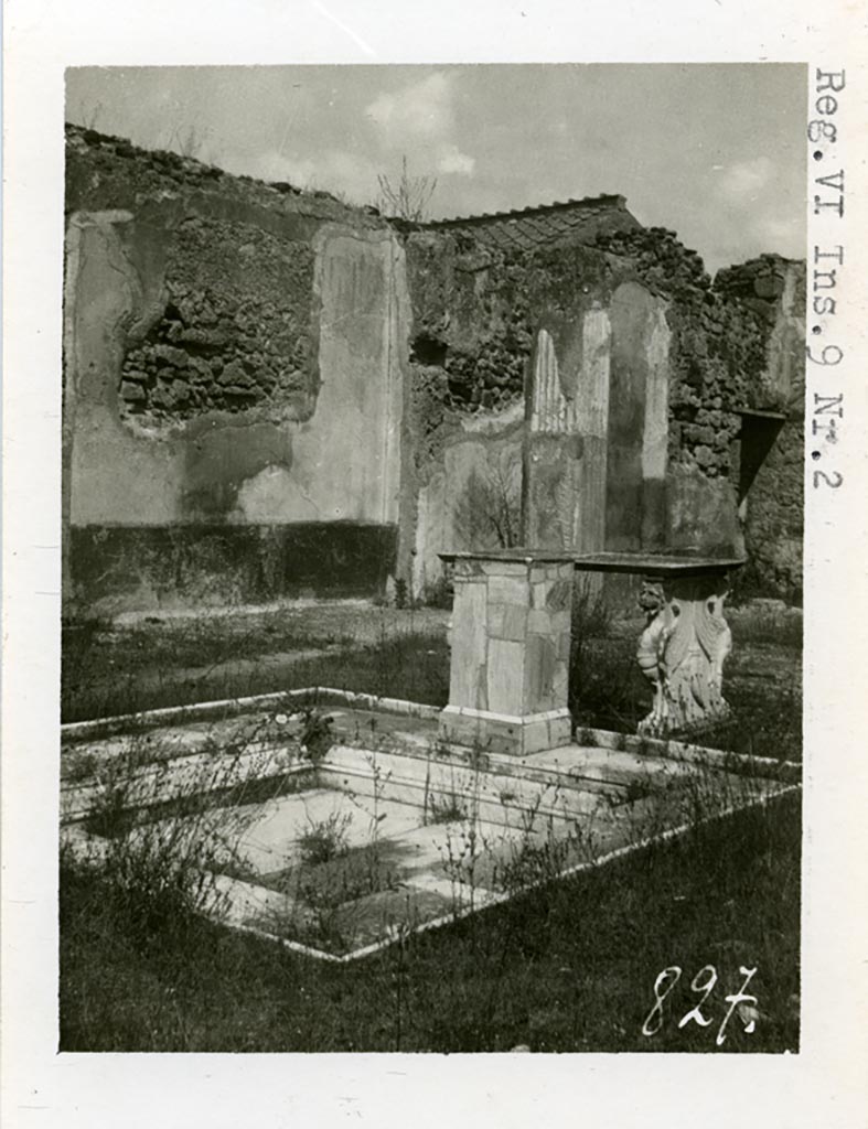 VI.9.2 Pompeii. Pre 1937-39. Room 2, looking towards north-east side of atrium.
Photo courtesy of American Academy in Rome, Photographic Archive.  Warsher collection no. 827.