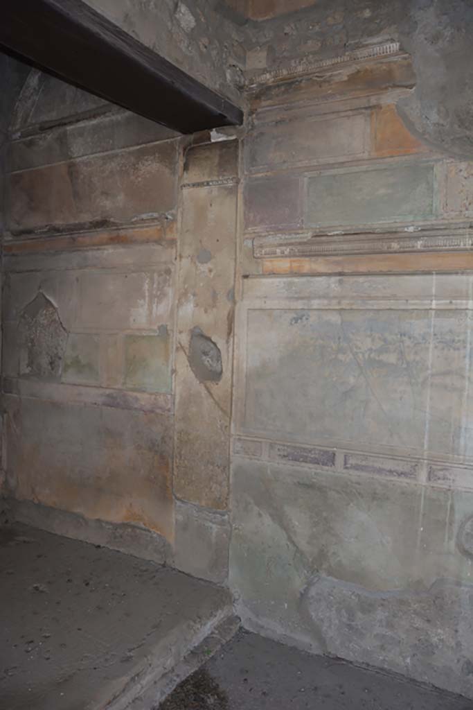 VI.9.3 Pompeii. September 2019. Cubiculum 3, west wall with alcove, on left.
Foto Annette Haug, ERC Grant 681269 DÉCOR.