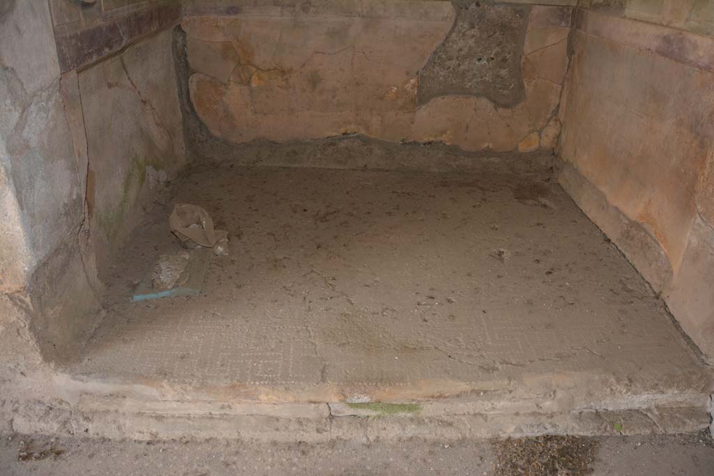 VI.9.3 Pompeii. September 2019. Alcove in cubiculum 3, looking south across flooring.
Foto Annette Haug, ERC Grant 681269 DÉCOR.