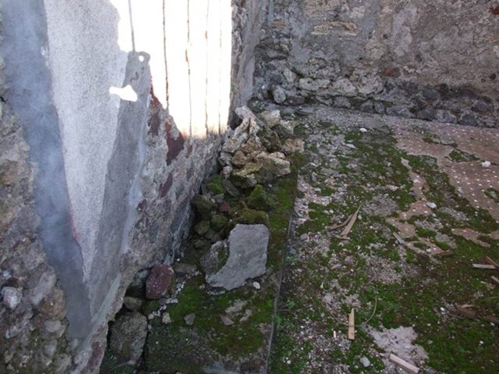 VI.9.4 Pompeii. December 2007. Room 15, base of north wall.