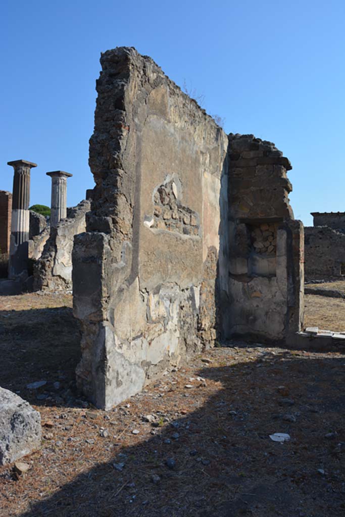 VI.9.5 Pompeii. September 2019. Tablinum 26, looking towards north wall, with doorway to site of triclinium 27. 
Foto Annette Haug, ERC Grant 681269 DÉCOR.