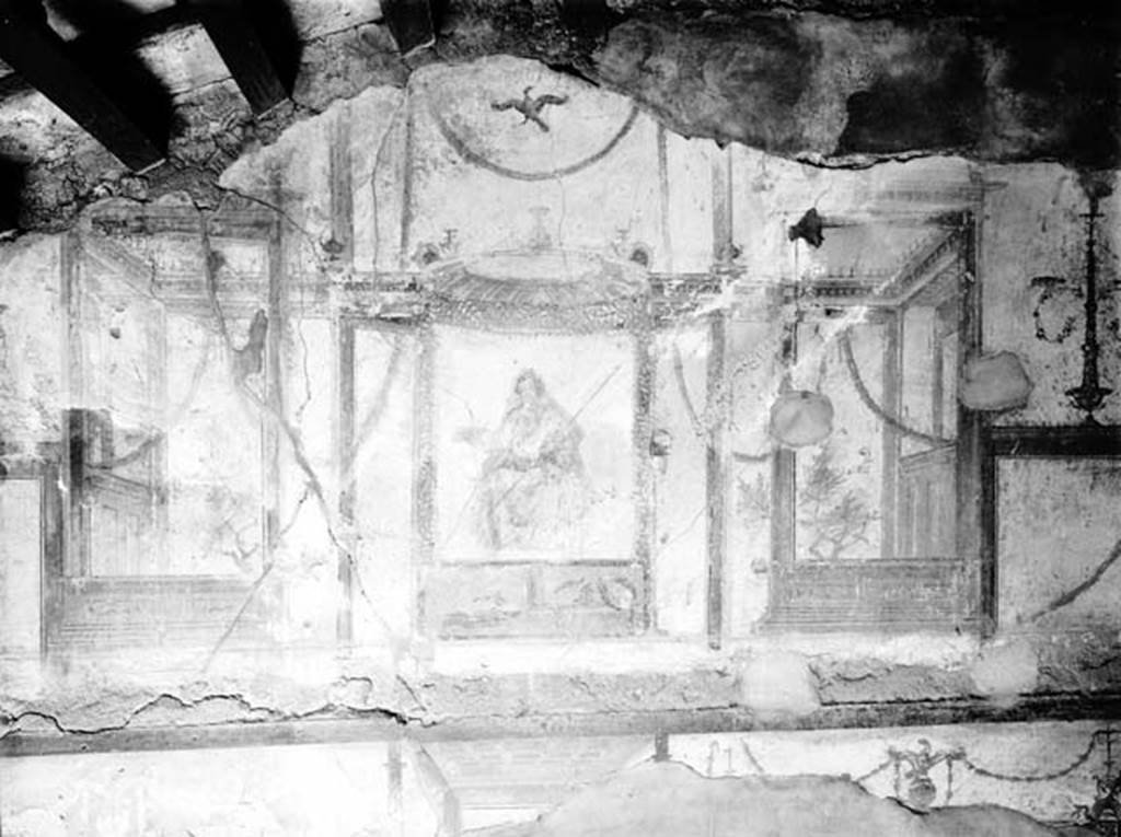 231427 Bestand-D-DAI-ROM-W.252.jpg
VI.9.6 Pompeii. W.252. Room 16, painted decoration from south wall.
Photo by Tatiana Warscher. With kind permission of DAI Rome, whose copyright it remains. 
See http://arachne.uni-koeln.de/item/marbilderbestand/231427