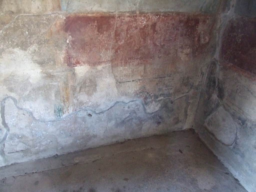 VI.9.6 Pompeii. March 2009. Room 8, lower east wall in south-east corner.