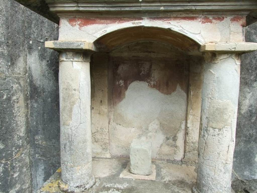 VI.9.6 Pompeii. March 2009. Room 17, aedicula lararium against east wall of garden area.