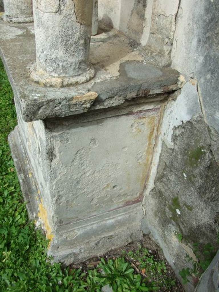 VI.9.6 Pompeii. March 2009. Room 17, south side of aedicula lararium against east wall of garden area.