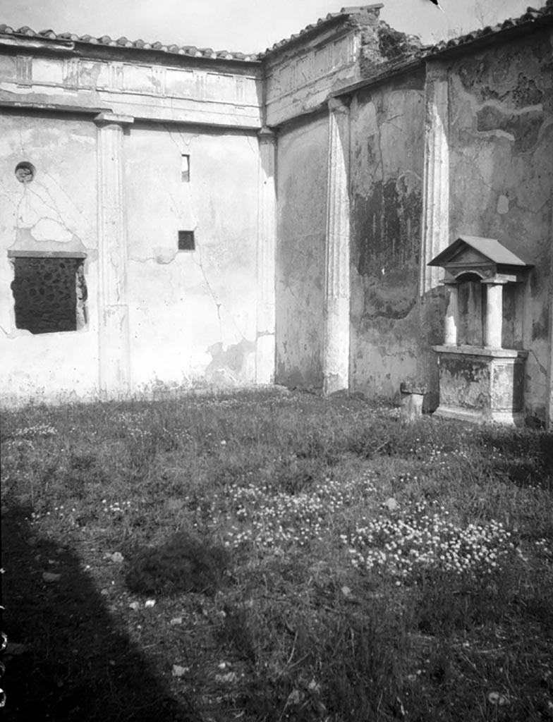 VI.9.6 Pompeii. W.908. Room 17, looking towards north-east corner.
Photo by Tatiana Warscher. Photo © Deutsches Archäologisches Institut, Abteilung Rom, Arkiv.