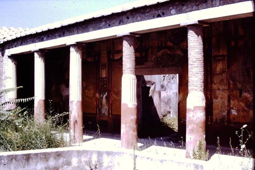 VI.9.6 Pompeii. 1968.  North side of peristyle 6, looking towards north-west corner. Photo by Stanley A. Jashemski.
Source: The Wilhelmina and Stanley A. Jashemski archive in the University of Maryland Library, Special Collections (See collection page) and made available under the Creative Commons Attribution-Non Commercial License v.4. See Licence and use details.
J68f0698