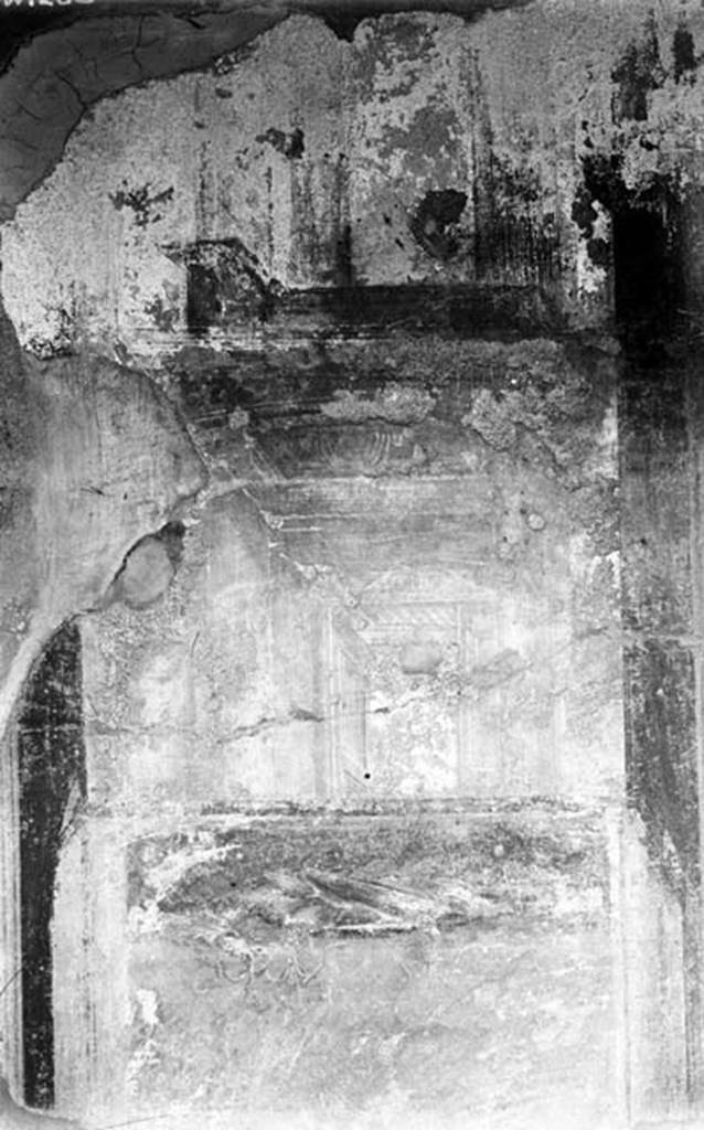 230922 Bestand-D-DAI-ROM-W.0289.jpg
VI.9.6 Pompeii. W.289. Detail from wall decorations on west wall of peristyle 6.
Photo by Tatiana Warscher. With kind permission of DAI Rome, whose copyright it remains. 
See http://arachne.uni-koeln.de/item/marbilderbestand/230922