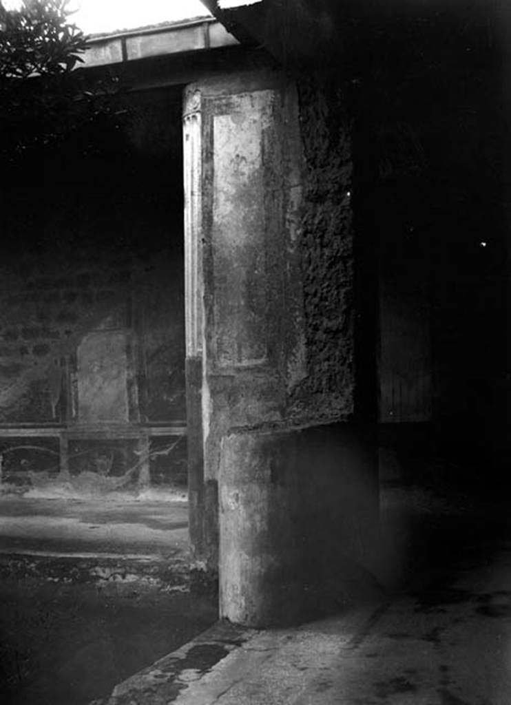 230743 Bestand-D-DAI-ROM-W.0999.jpg
VI.9.6 Pompeii. W.999. Room 6, looking south towards pilaster in south-west corner, and south wall of peristyle. 
Photo by Tatiana Warscher. With kind permission of DAI Rome, whose copyright it remains. 
See http://arachne.uni-koeln.de/item/marbilderbestand/230743