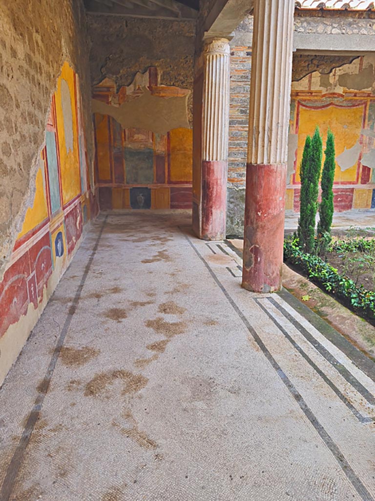 VI.9.6 Pompeii. November 2023.
Room 6, looking south-west corner. Photo courtesy of Giuseppe Ciaramella.