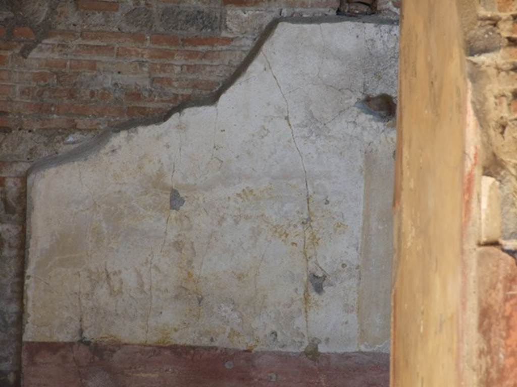 VI.9.6 Pompeii. March 2009. Room 6, north end of east wall of peristyle.