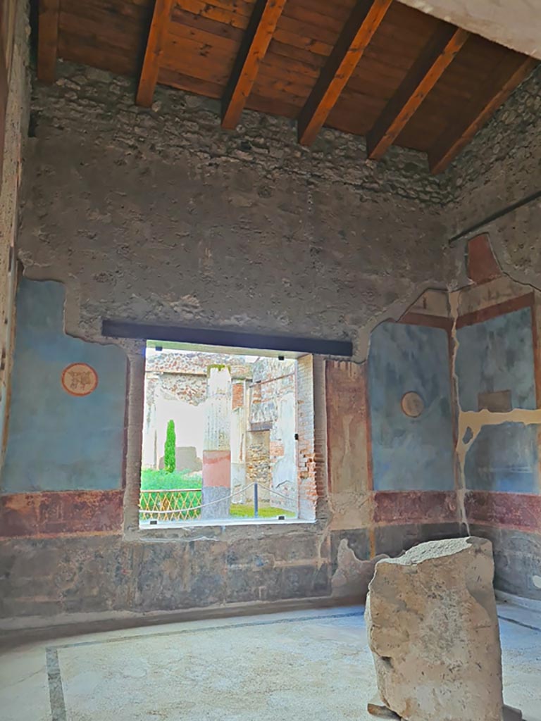 VI.9.6 Pompeii. November 2023. 
Room 8, looking towards east wall from doorway. Photo courtesy of Giuseppe Ciaramella.