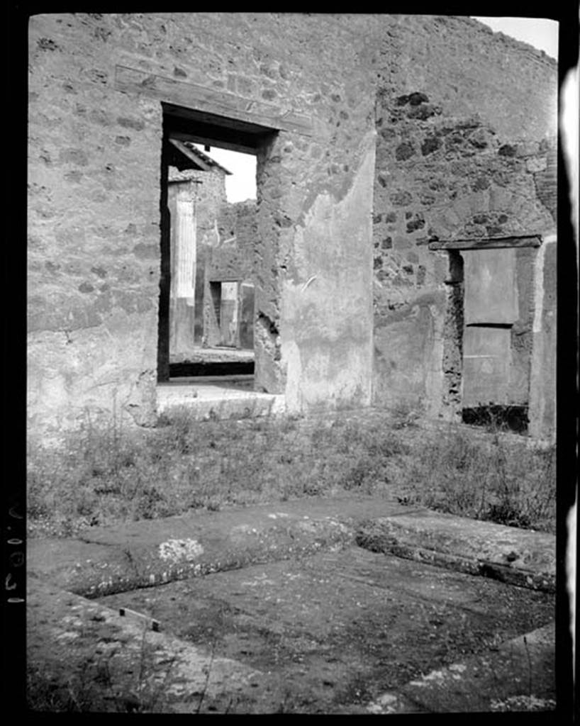 230562 Bestand-D-DAI-ROM-W.1051.jpg
VI.9.7 Pompeii. W1051 Looking towards north-east corner of room 2, atrium, towards doorways to peristyle of VI.9.6 and room 9, cubiculum.
Photo by Tatiana Warscher. With kind permission of DAI Rome, whose copyright it remains. 
See http://arachne.uni-koeln.de/item/marbilderbestand/230562