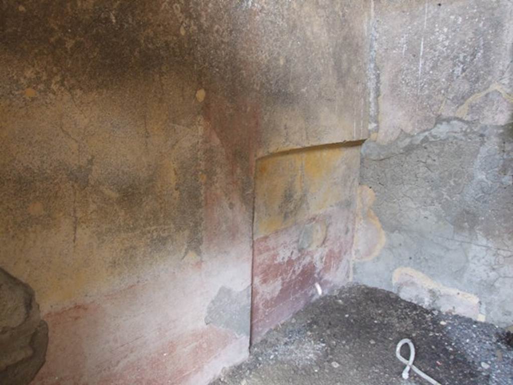 VI.9.7 Pompeii. March 2009. Room 9, recess in north-east corner of cubiculum on east side of atrium.