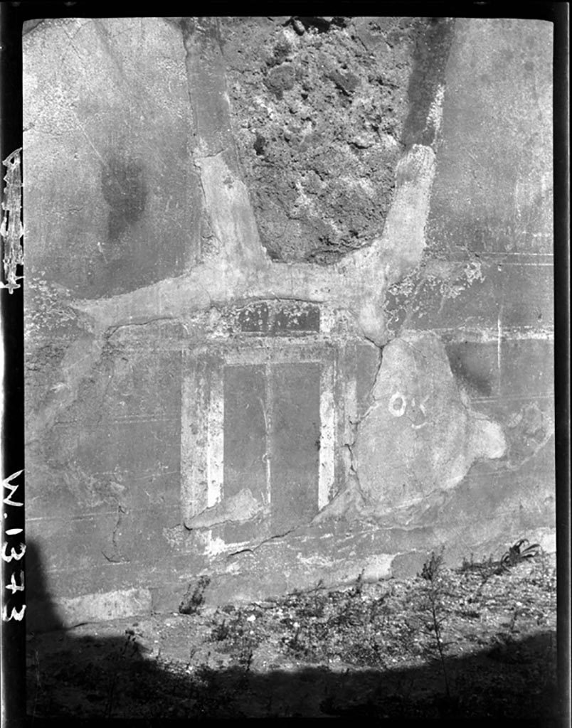 VI.9.7 Pompeii. W1373. Remains of wall decorations on north wall of cubiculum 3.
Photo by Tatiana Warscher. Photo © Deutsches Archäologisches Institut, Abteilung Rom, Arkiv.