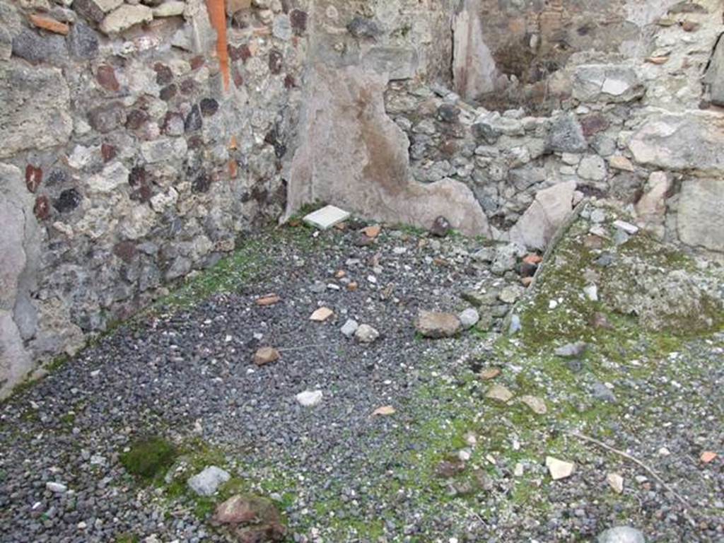 VI.9.14 Pompeii. December 2007. Rectangular structure (or small light-yard or courtyard) in corridor 29, leading to kitchen in north-east corner. According to Jashemski, Fiorelli had suggested that the small courtyard to the right of the atrium, and in front of the triclinium, perhaps held potted plants.
See Jashemski, W. F., 1993. The Gardens of Pompeii, Volume II: Appendices. New York: Caratzas. (p.140)
See Pappalardo, U., 2001. La Descrizione di Pompei per Giuseppe Fiorelli (1875). Napoli: Massa Editore. (p.66)
See Fiorelli, Descr., p.139.