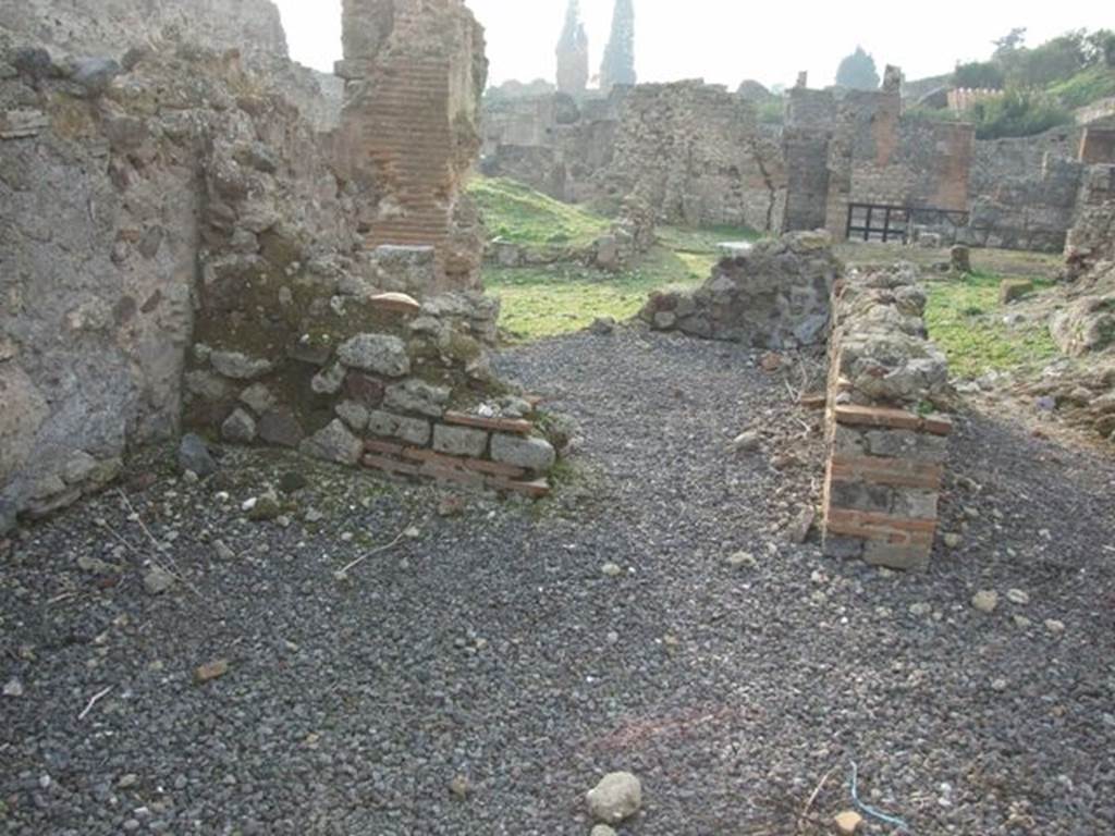 VI.9.14 Pompeii. December 2007. Looking west into room 23, a cubiculum on west side of atrium, to the south of the corridor/tablinum.