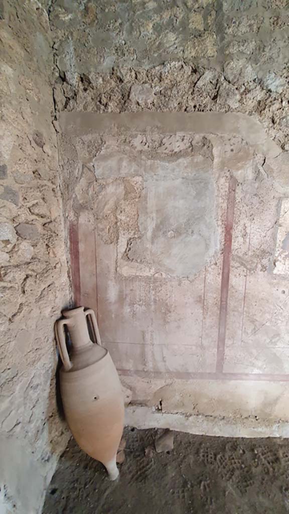 VI.10.19 Pompeii. July 2021. Fresco on south wall at east end.
Foto Annette Haug, ERC Grant 681269 DÉCOR.