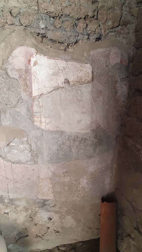 VI.10.1/19 Pompeii. July 2021. Fresco on south wall of rear room at west end.
Foto Annette Haug, ERC Grant 681269 DÉCOR.