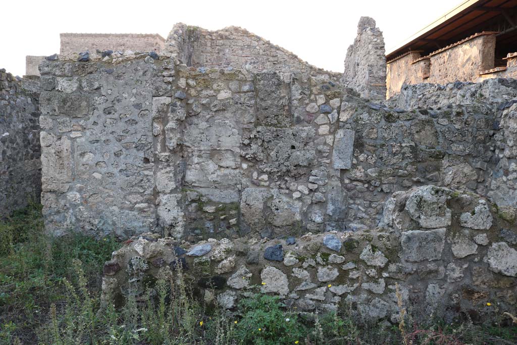 VI.10.2 Pompeii.December 2018. 
Looking west from second room on left of peristyle, across wall into first room on left of peristyle. Photo courtesy of Aude Durand.