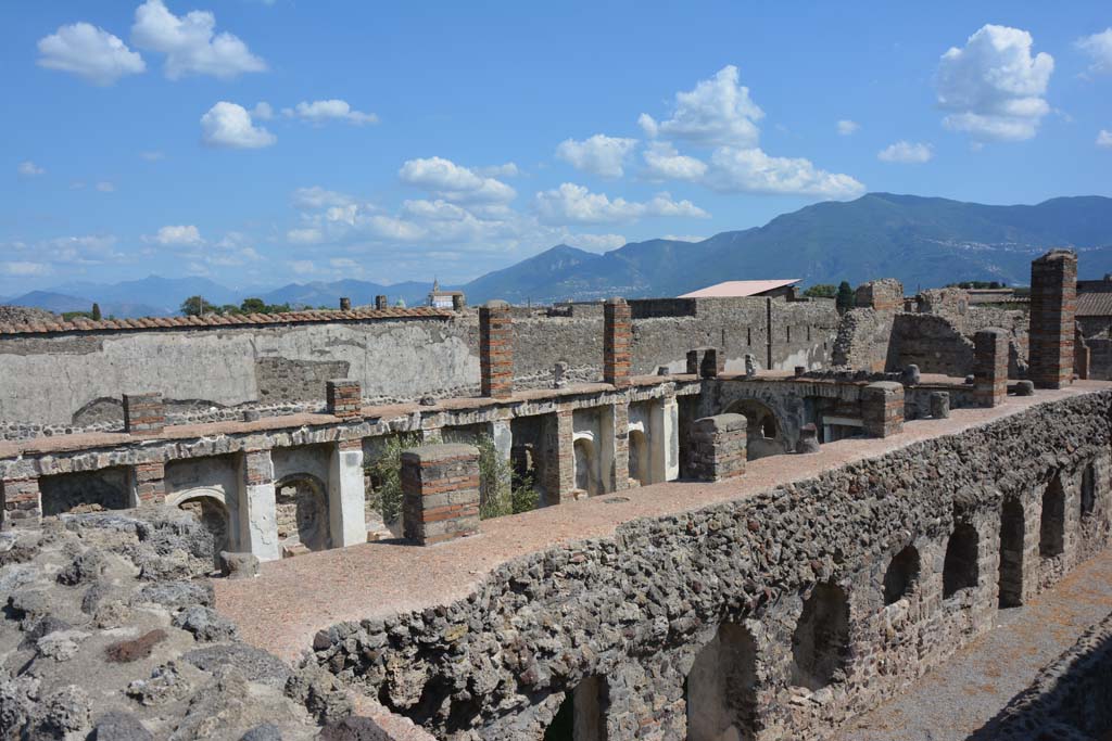 VI.10.7 Pompeii. September 2019. Upper portico, looking south-east.
Foto Annette Haug, ERC Grant 681269 DÉCOR.