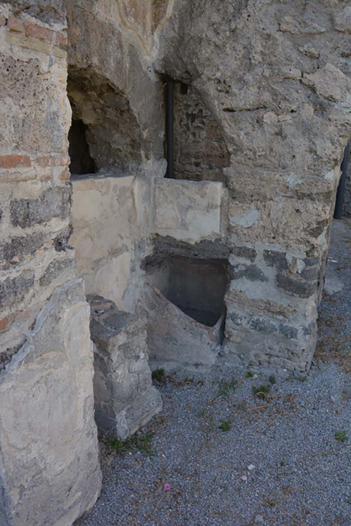 VI.10.7 Pompeii. September 2019. 
Room 15, looking north at west side of garden area with arched recess 1 at north end.
Foto Annette Haug, ERC Grant 681269 DÉCOR.