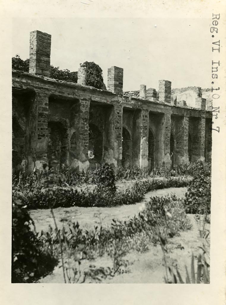 VI.10.7 Pompeii. Pre-1937-39. Room 15, looking north along the west side. 
Photo courtesy of American Academy in Rome, Photographic Archive. Warsher collection no. 1780.