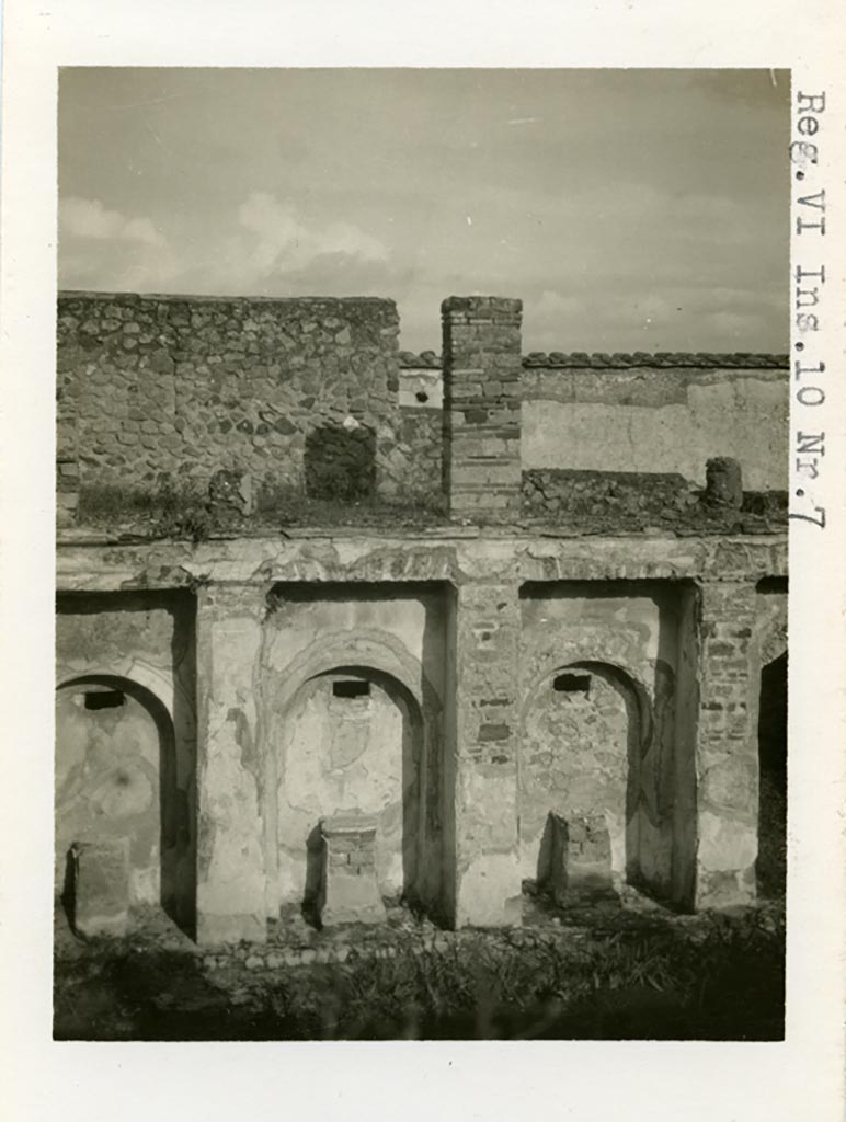 VI.10.7 Pompeii. Pre-1937-39. Room 15, looking towards east side. 
Photo courtesy of American Academy in Rome, Photographic Archive. Warsher collection no. 1729