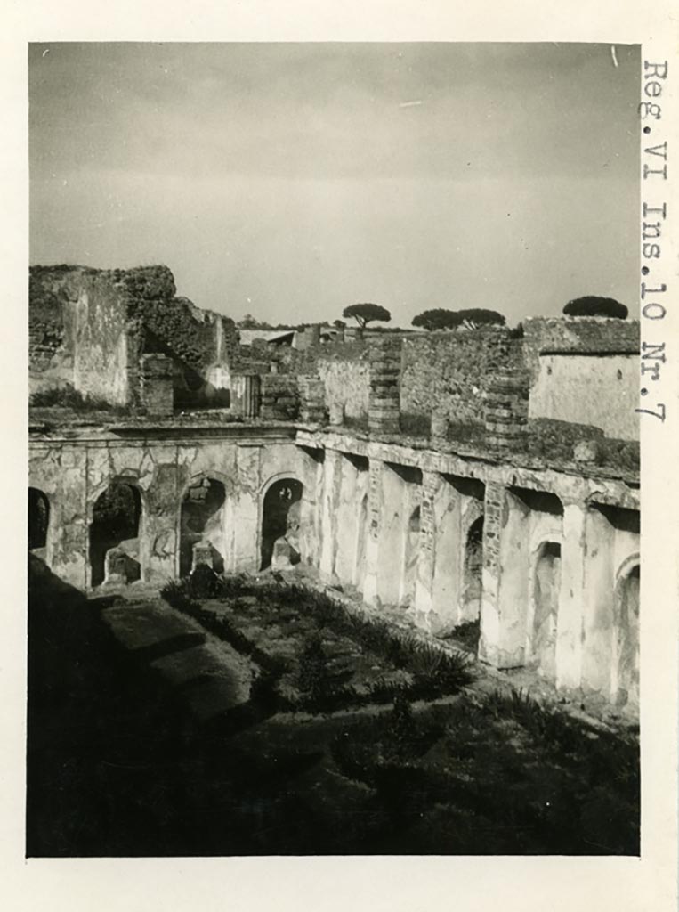 VI.10.7 Pompeii. Pre-1937-39. Room 15, looking towards north-east corner.  
Photo courtesy of American Academy in Rome, Photographic Archive. Warsher collection no. 1413.