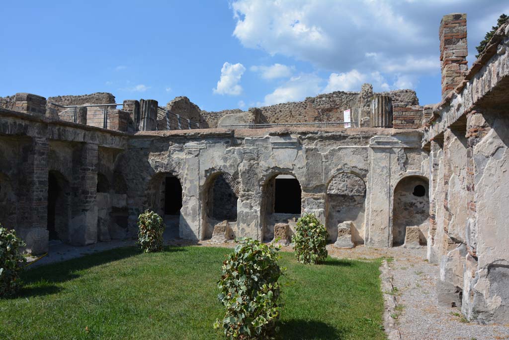 VI.10.7 Pompeii. September 2019. Looking towards north end with upper rooms.
Foto Annette Haug, ERC Grant 681269 DÉCOR.