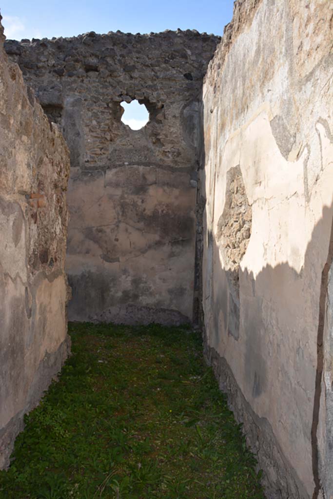 VI.11.9 Pompeii. October 2017. Room 4, looking west along corridor.
Foto Annette Haug, ERC Grant 681269 DÉCOR