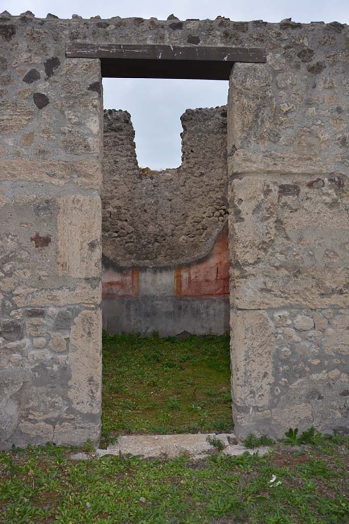 VI.11.9 Pompeii. October 2017. Doorway in west wall of atrium 3 into room 6.
Foto Annette Haug, ERC Grant 681269 DÉCOR
(PPM – room 6)