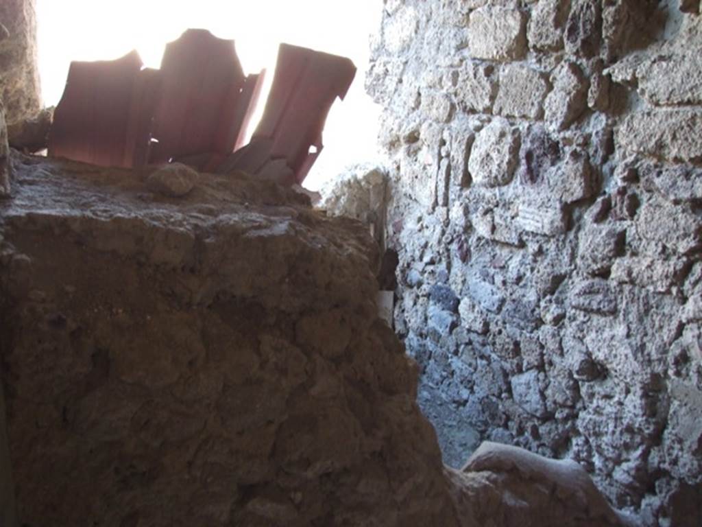 VI.11.9 Pompeii. December 2007. 
Room 59, room or cupboard under the stairs, accessed from doorway in room 20.