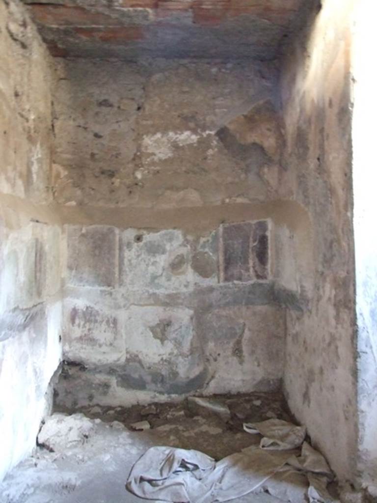 VI.11.9 Pompeii. December 2007. Room 22, east end of caldarium.