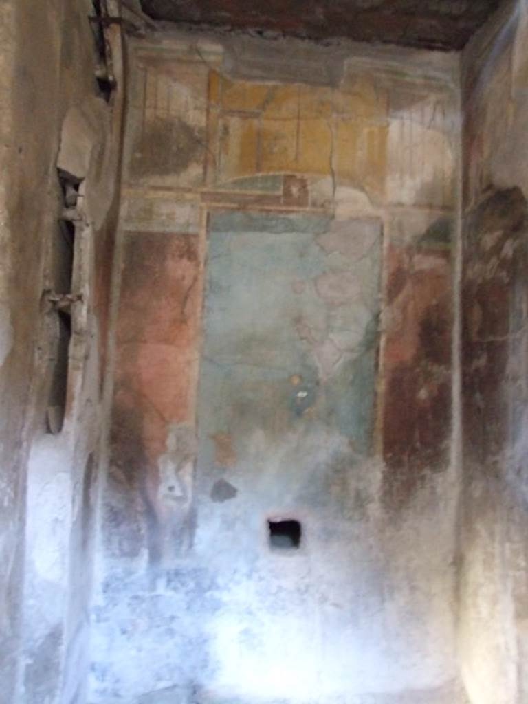 VI.11.9 Pompeii. December 2007. Room 22, painted wall plaster at south end of caldarium.