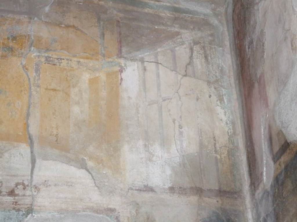 VI.11.9 Pompeii. March 2009.  Room 22, west end of upper south wall in caldarium.