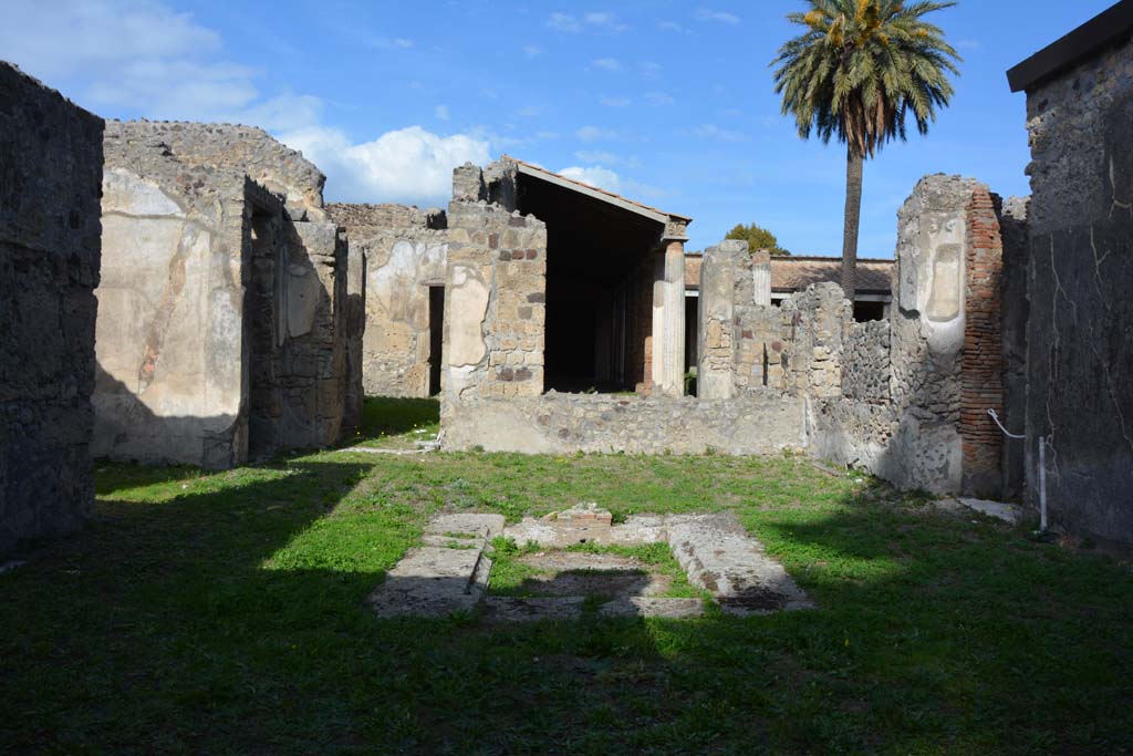 VI.11.9 Pompeii. October 2017. Room 3, looking north across atrium, from entrance.
Foto Annette Haug, ERC Grant 681269 DÉCOR