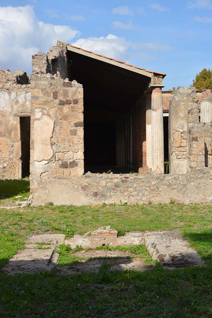 VI.11.9 Pompeii. October 2017. Room 3, looking north towards impluvium in atrium.
Foto Annette Haug, ERC Grant 681269 DÉCOR