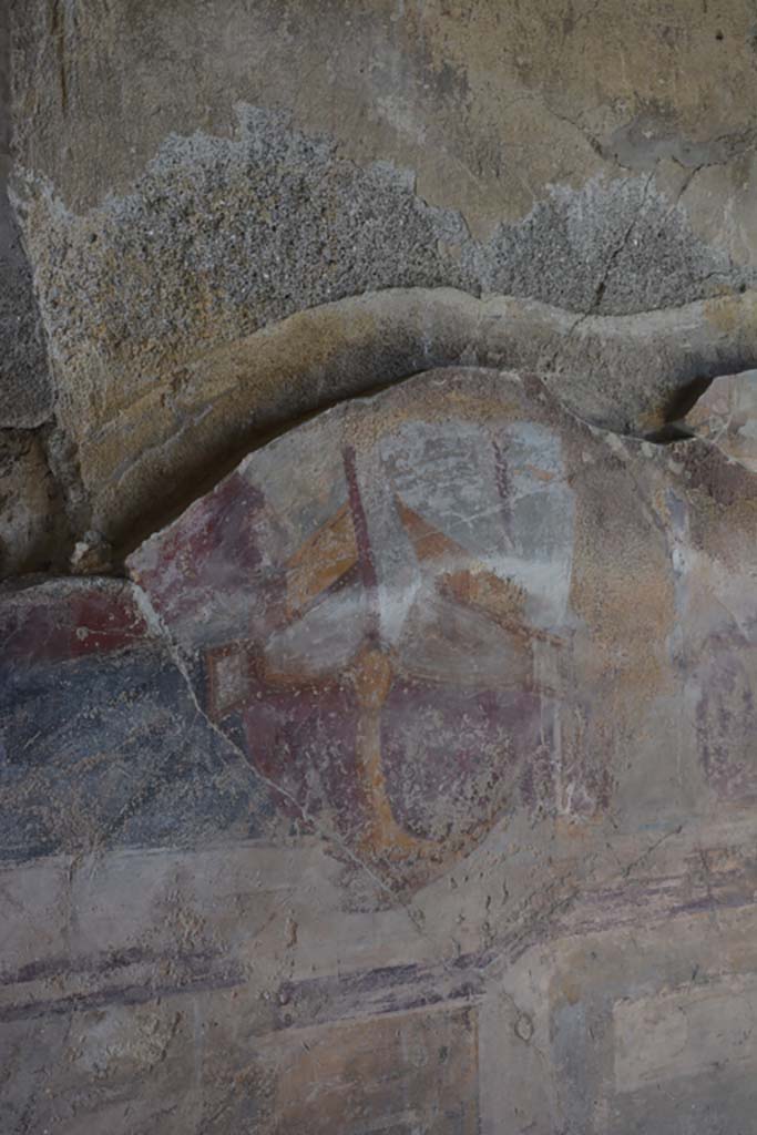 VI.11.10 Pompeii. November 2017. Room 42, detail of prow of ship from east wall of exedra.
Foto Annette Haug, ERC Grant 681269 DÉCOR