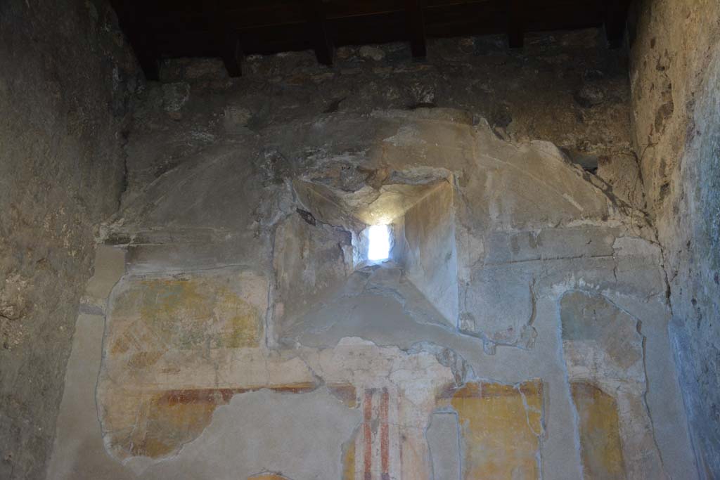 VI.11.10 Pompeii. December 2017. Room 45, upper east wall. 
Foto Annette Haug, ERC Grant 681269 DÉCOR
