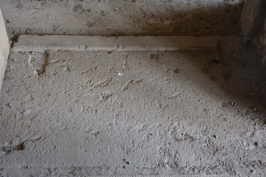 VI.11.10 Pompeii. October 2017. Room 43, doorway threshold in east wall leading into room 46. 
Foto Annette Haug, ERC Grant 681269 DÉCOR
