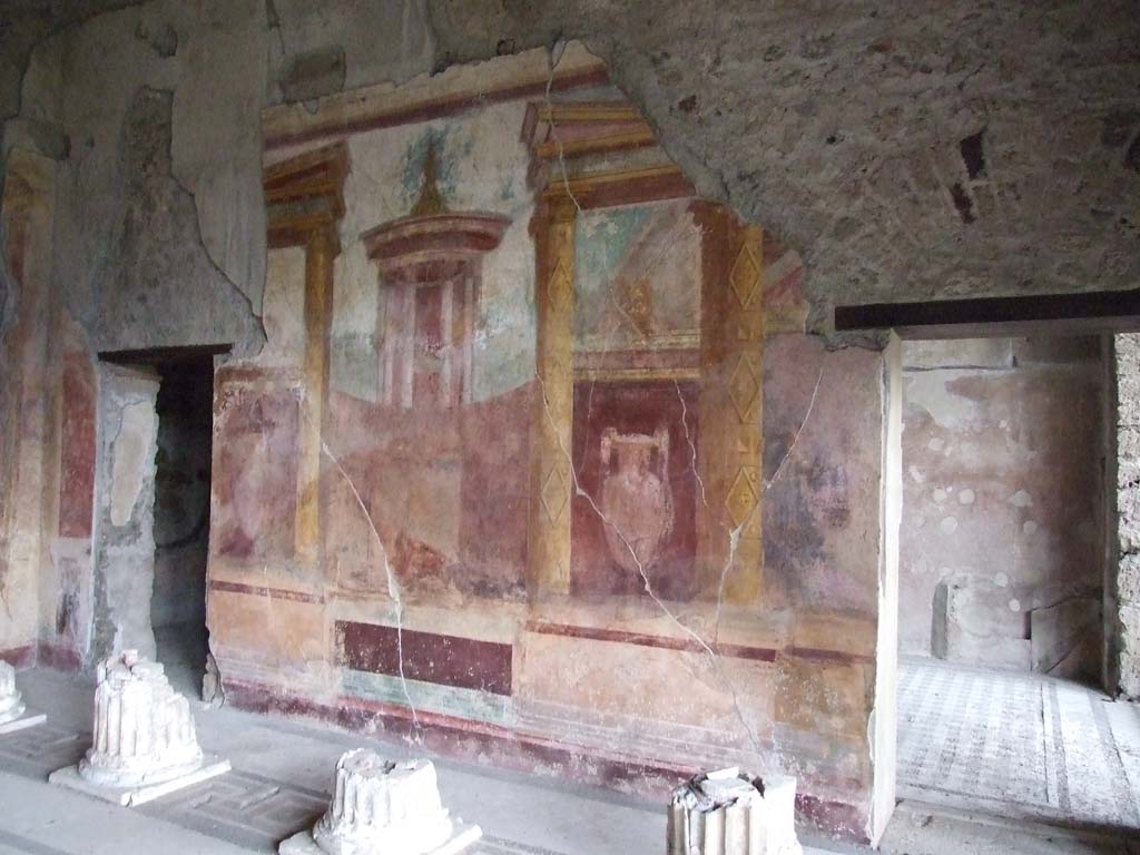 VI.11.10 Pompeii. December 2006. Room 43, painted east wall of Corinthian oecus.