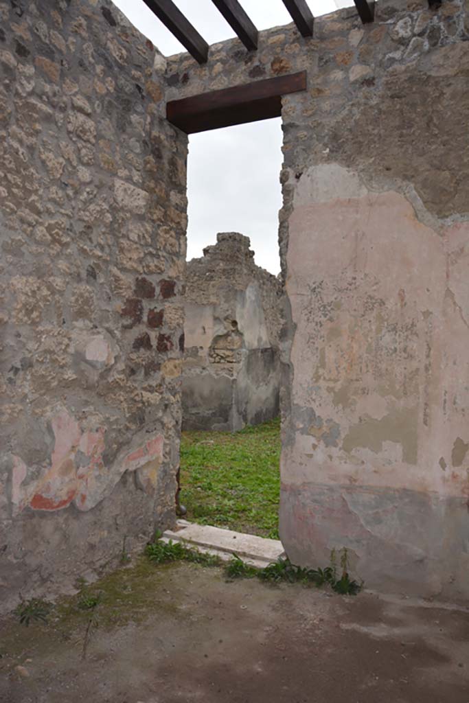 VI.11.10 Pompeii. October 2017. Room 29, doorway in west wall into atrium 3 of VI.11.9.
Foto Annette Haug, ERC Grant 681269 DÉCOR
